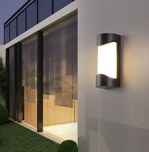 كشاف خارجي ليد 24 وات جرم اسود اناره اصفر