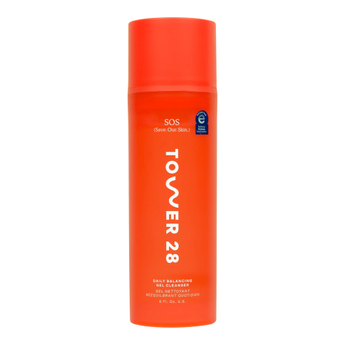 مزيل مكياج من tower28 beauty