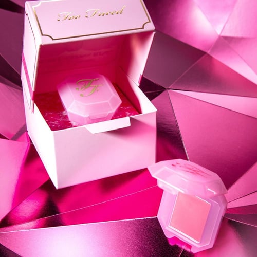 قلوس شفاه على شكل خاتم