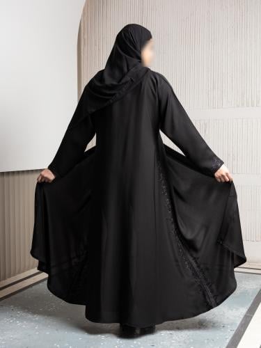 عبايه التطريز ع الجوانب