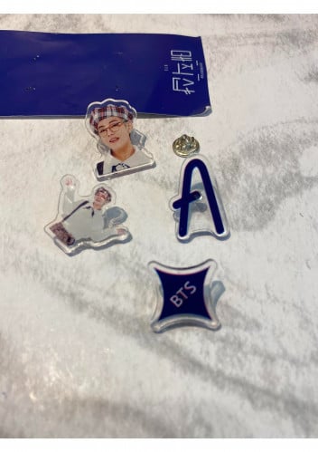 BTS PINS 1 ( 4 piece )