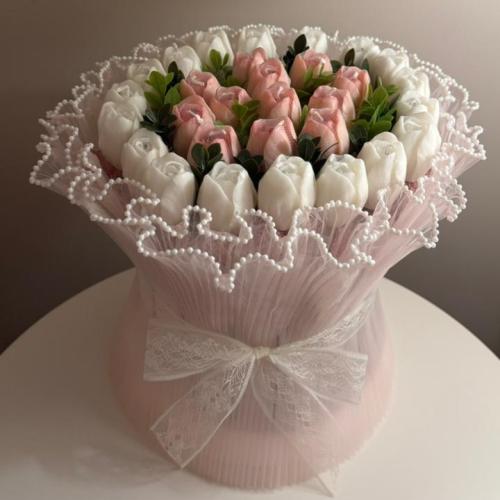 بوكيه شموع التوليب المعطره