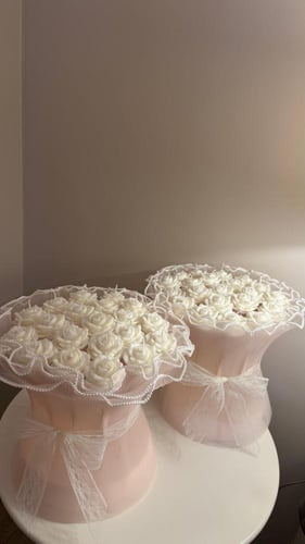 بوكيه الشموع المعطره باللون السكري