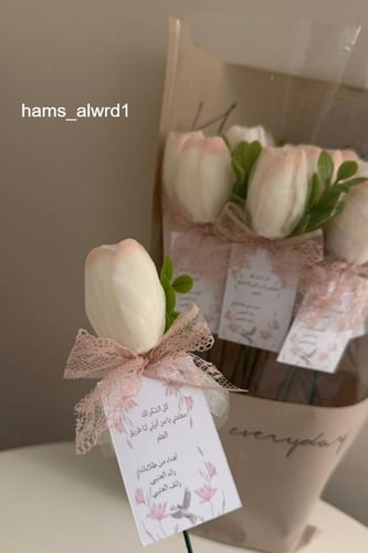 بوكيه شموع التوليب المعطره