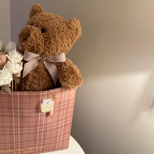 بوكس الدبدوب مع شموع الورد المعطره