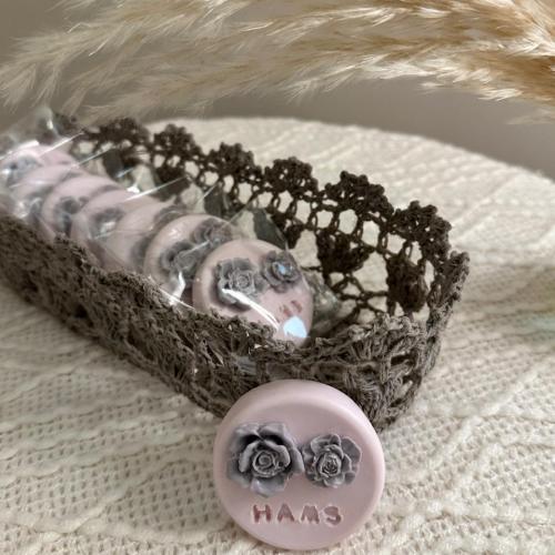 صابون معطر مزين بالورود