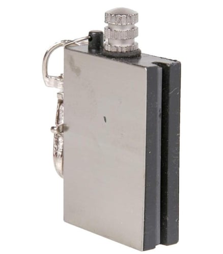 زند يدوي لاشعال النار مع ميدالية من السنيدي