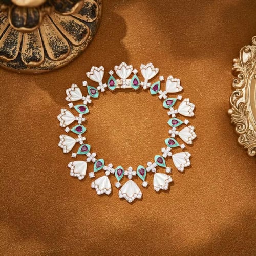 طقم تصميم براند ايطالي