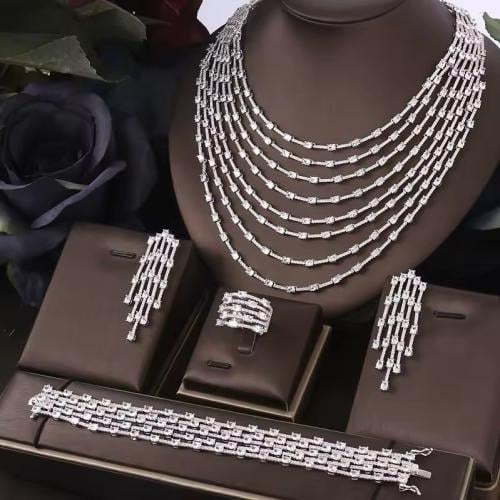 طقم فضي ٨ ادوار