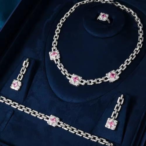 طقم فضي (عدة الوان)