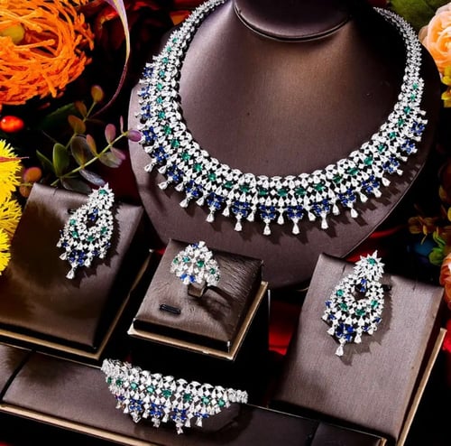 طقم فضي ( عدة الوان )