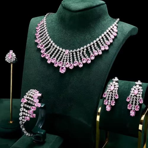 طقم فضي تصميم الماس (عدة الوان)