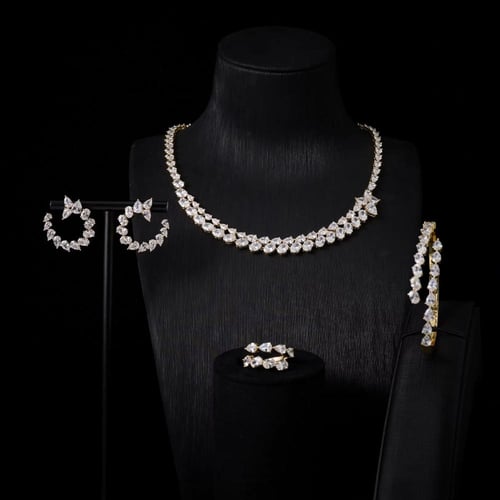 طقم (عدة الوان)