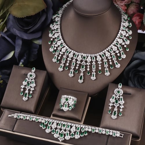 طقم فضي (عدة الوان)