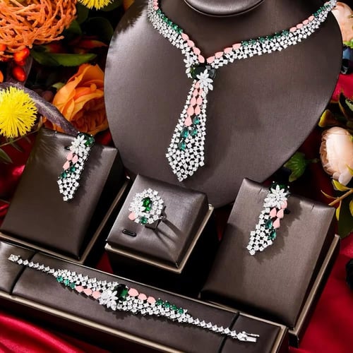 طقم فضي (عدة الوان)