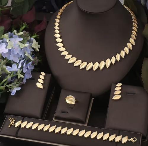 طقم تصميم ذهب (ذهبي-فضي)