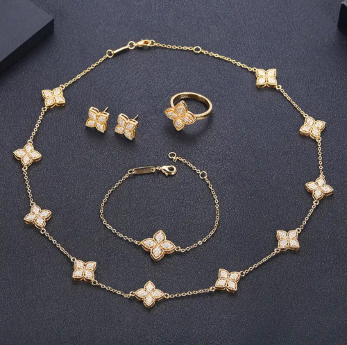 طقم تصميم روبيرتو كوين ( 4 قطع ) ذهبي