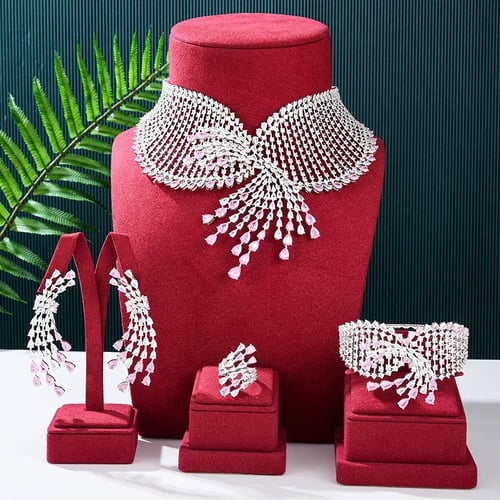 طقم فضي مخنق (عدة الوان)