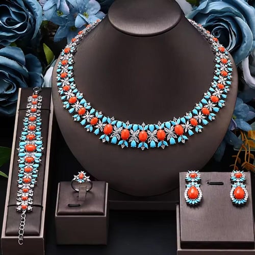 طقم فضي ( عدة الوان )