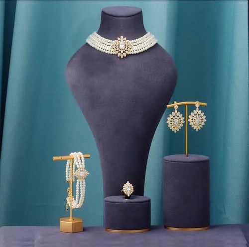 طقم لؤلؤ فاخر (عدة الوان)