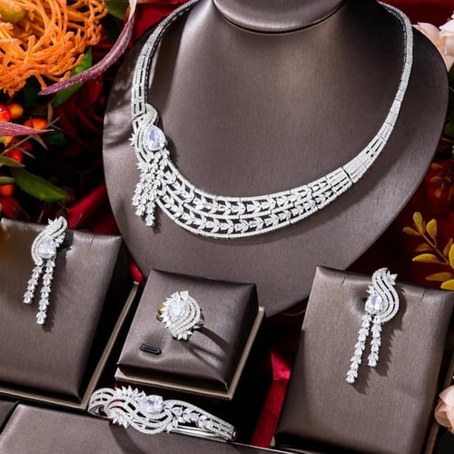 طقم فضي (عدة الوان)