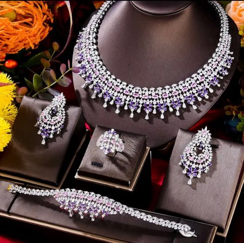 طقم فضي ( عدة الوان )