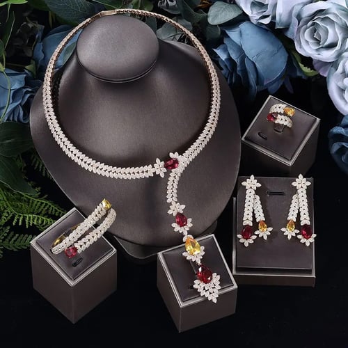 طقم فضي (عدة الوان)