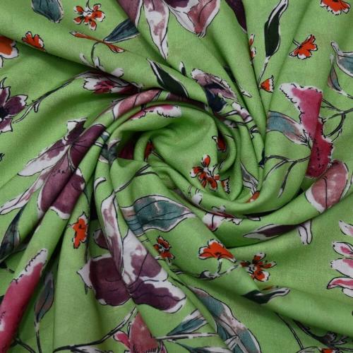 قماش فسكوز بنقشات زهور مائية