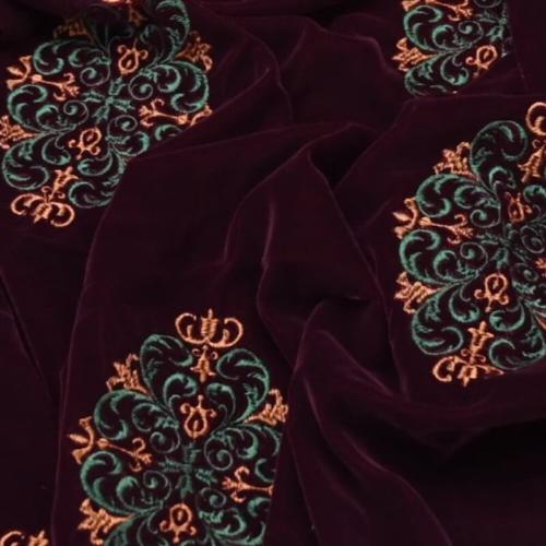 أقمشة قطيفة فاخرة مطرزه