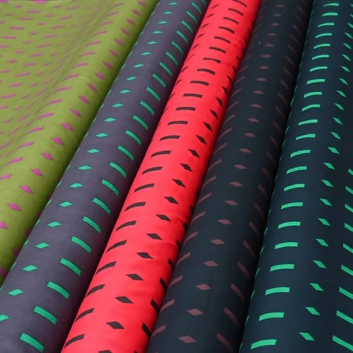 قطن كيمري 100% بنقوش خطوط مائلة ومُتقطعة