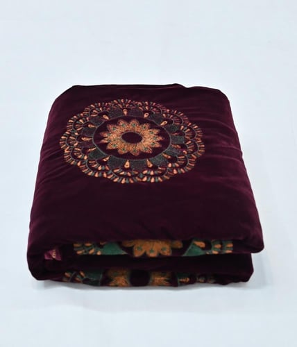 أقمشة قطيفة شتوية مطرز