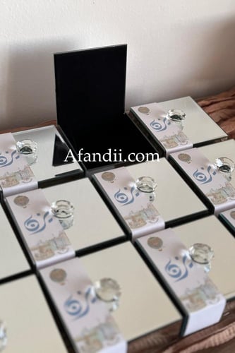 12بوكس اكسسوارات زجاجي