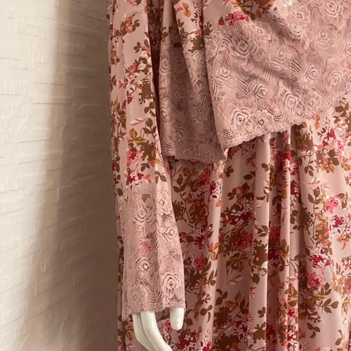 شرشف رداء الصلاة مورد - لف مفتوح- زهري