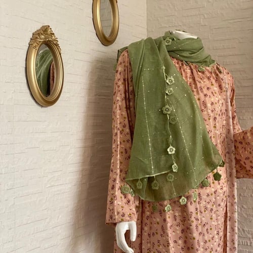 شرشف رداء الصلاة مورد بطرحة - لف مفتوح وردي