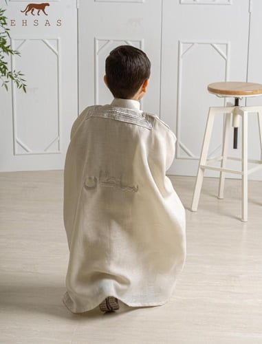 ثوب وبشت ملكي 2026