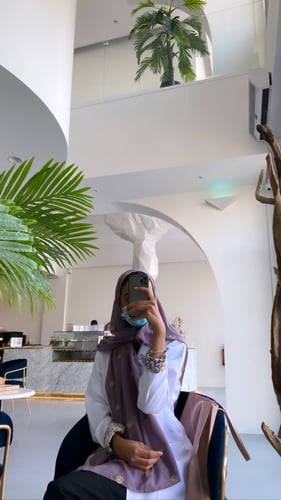 طرحة بنفسجي مطرزه بالدوائر