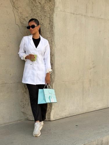 Classic flowers II lab coat