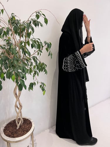 عباية زاهية “ قماش ملكي"