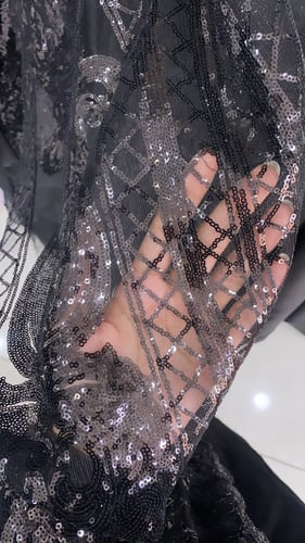 عباية بكلفة سوداء “ نقشة الكلفة السودا تتغير حسب ا...