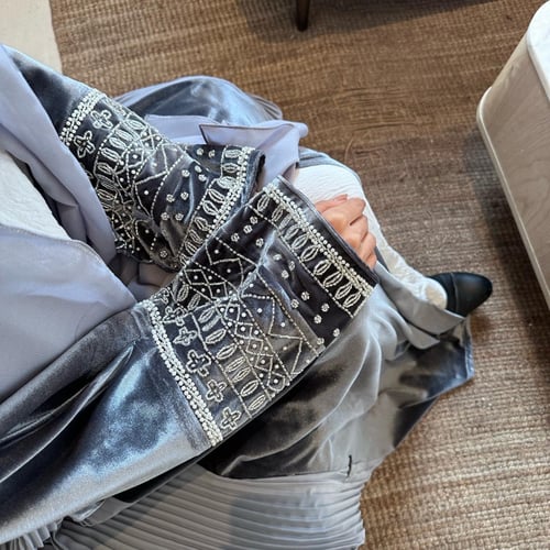 عباية مخمل ستريتش رمادي