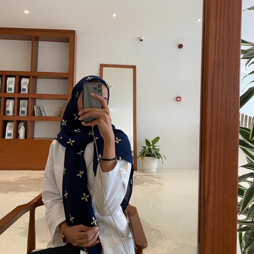 طرحة مطرزة " كحلي"