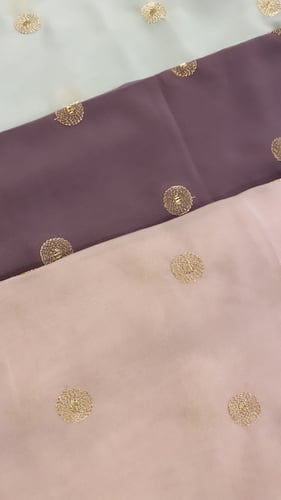 طرحة اخضر فاتح " فستقي" مطرزة بالدوائرة