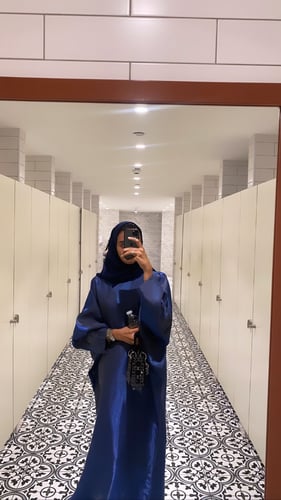 عبايه حرير لامع