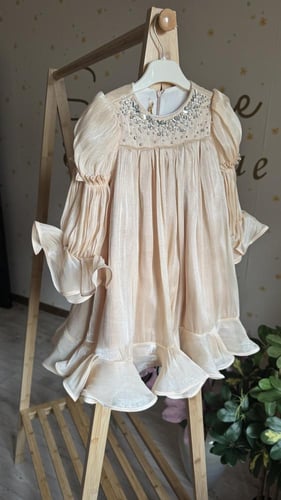 فستان ميتاليك ناعم بيج باكسسوار عالصدر من ٣ الى ١٠...