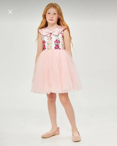 فستان تل بتطريز مميز