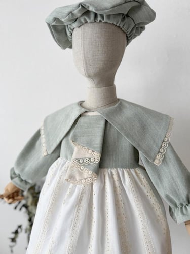 فستان زيتي مع ياقه دانتيل + قبوع شعر