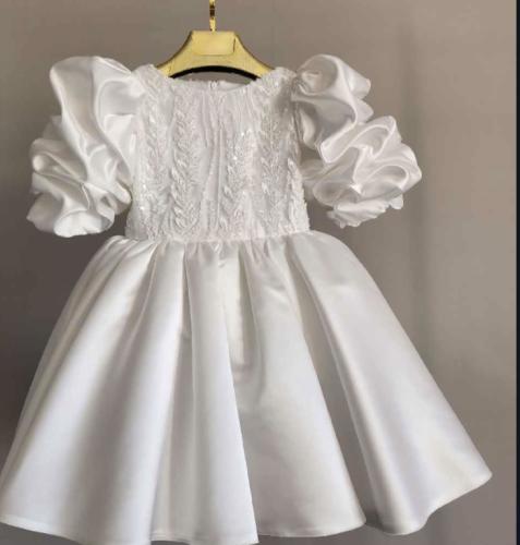 فستان مناسبات منفوش باللون الابيض