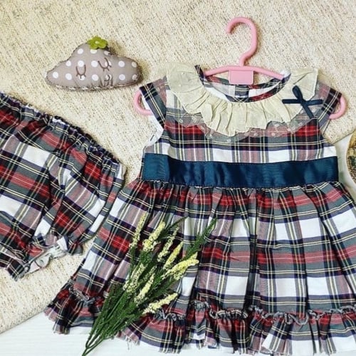 فستان كاروهات فنتج مع ياقه من التل