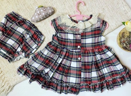 فستان كاروهات فنتج مع ياقه من التل