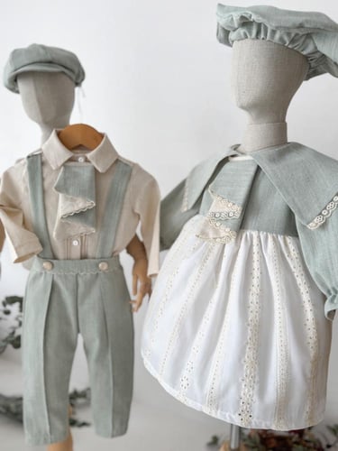 فستان زيتي مع ياقه دانتيل + قبوع شعر